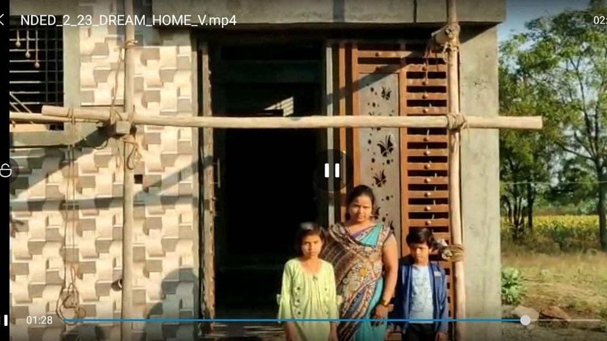 दातृत्व! मुलीच्या लग्नाचा खर्च टाळून डॉक्टरने शेतकरी कुटूंबाला दिलं घर बांधून