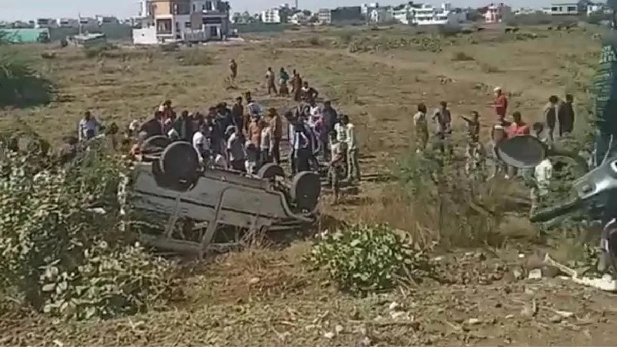 Nandurbar: बोलेरो व दुचाकीचा भीषण अपघात, एक ठार तर ६ जखमी