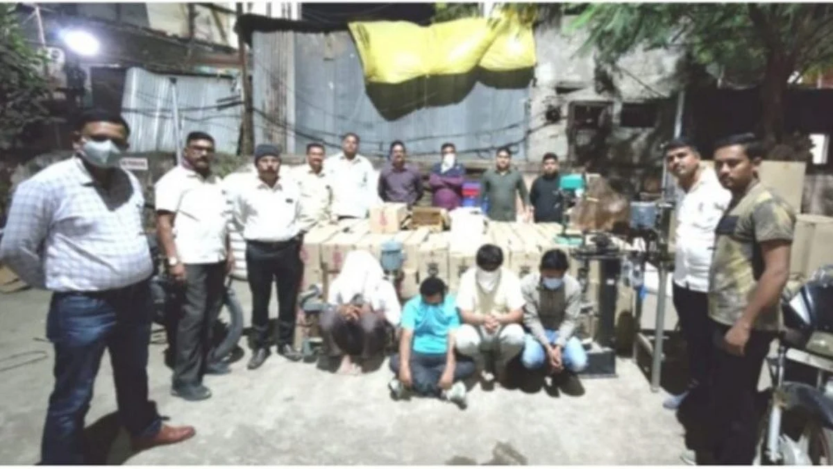 Crime: नव्या घरात सुरू होता उद्योग; दारू कारखाना उद्ध्वस्त करत चौघांना अटक