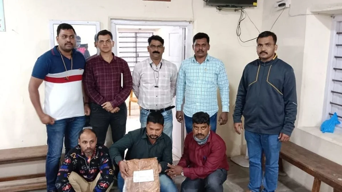 व्हेल माशाची उलटी तिघांना पडली भारी; तीन जण अटकेत, 5 कोटी 90 हजारांचा मुद्देमाल जप्त!