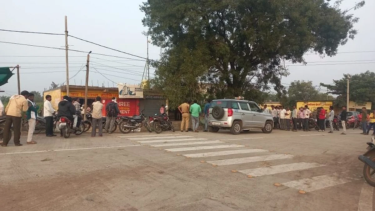 Hingoli News: दरोडेखोरांकडून बंदुकीच्या धाकावर बँक लुटण्याचा प्रयत्न; हवेत गोळीबार!