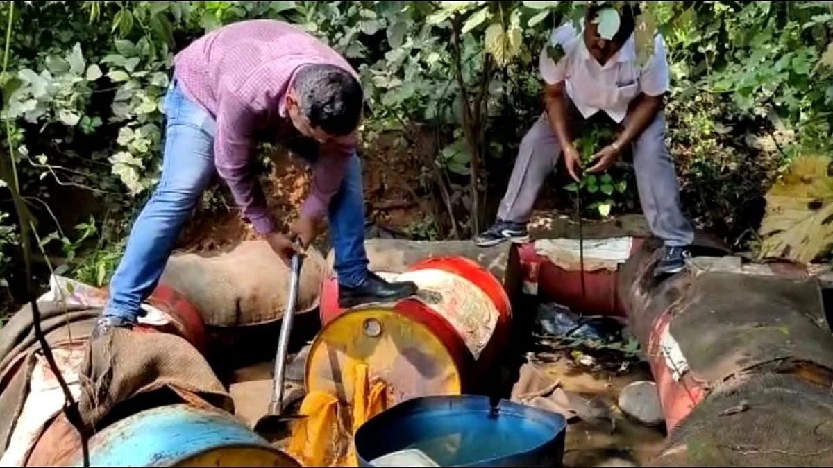 कल्याण ग्रामीण भागात दारू माफियांचे 9 लाखांचे नवसागर मिश्रित रसायन नष्ट