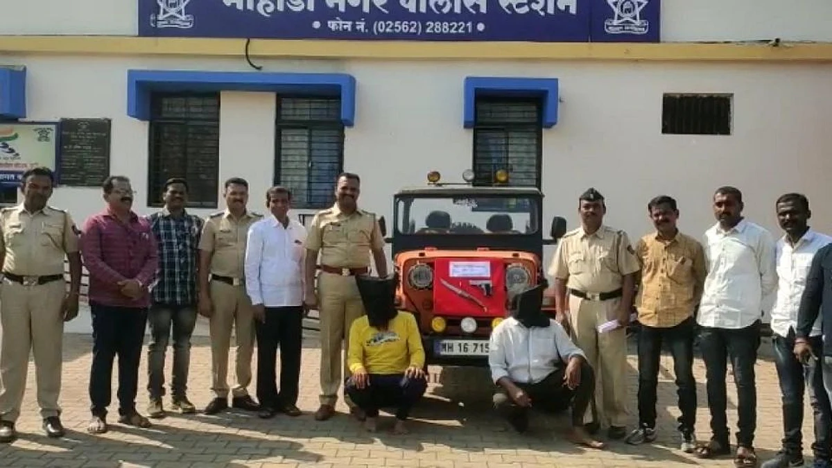 गांजा घेऊन जाणाऱ्या दोघांना गावठी पिस्तूलासह केले जेलबंद