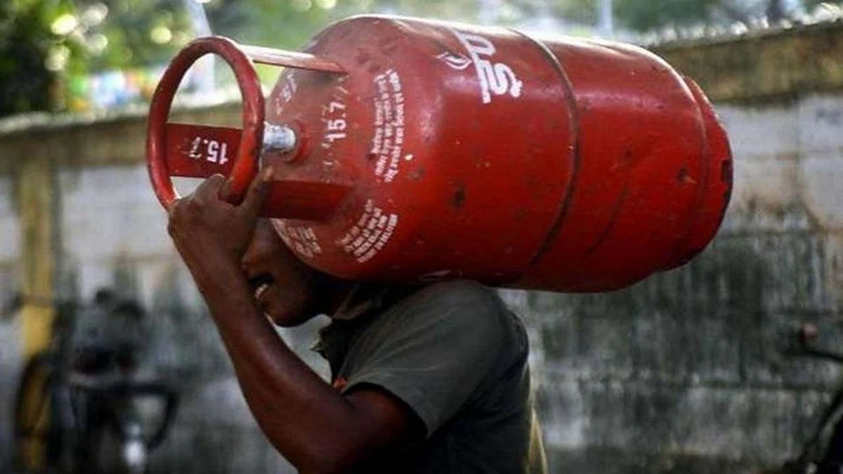 गॅस कनेक्शन घेणे झाले महाग! जाणून घ्या किती रुपये लागणार