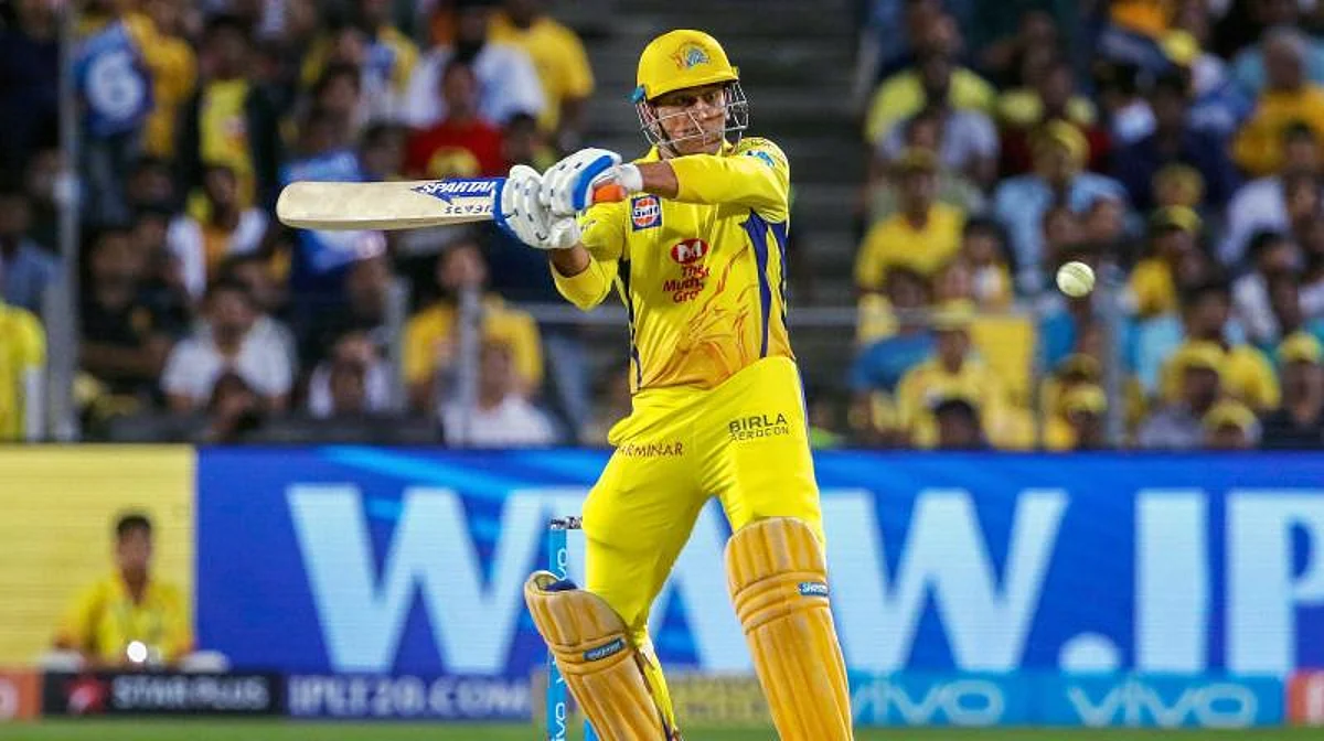 IPL 2022 : धोनीच्या नेतृत्वात चेन्नईचा संघ 'प्ले ऑफ'मध्ये पोहचणार; दिग्गज खेळाडूला विश्वास