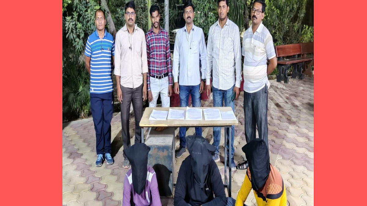 चौदा ठिकाणी घरफोड्या करणाऱ्या टोळीचा पर्दाफाश, पोलिसांनी चोरट्यांना केले जेरबंद