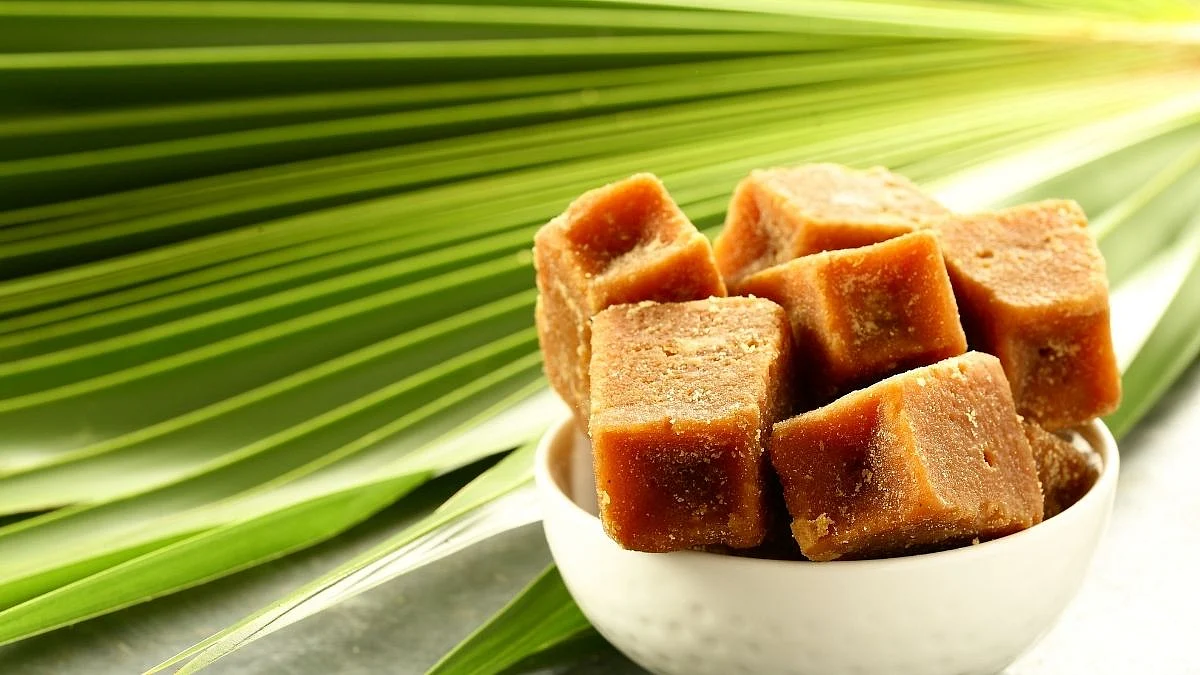 गूळाचे अतिसेवन ठरु शकते, आरोग्यास हानिकारक