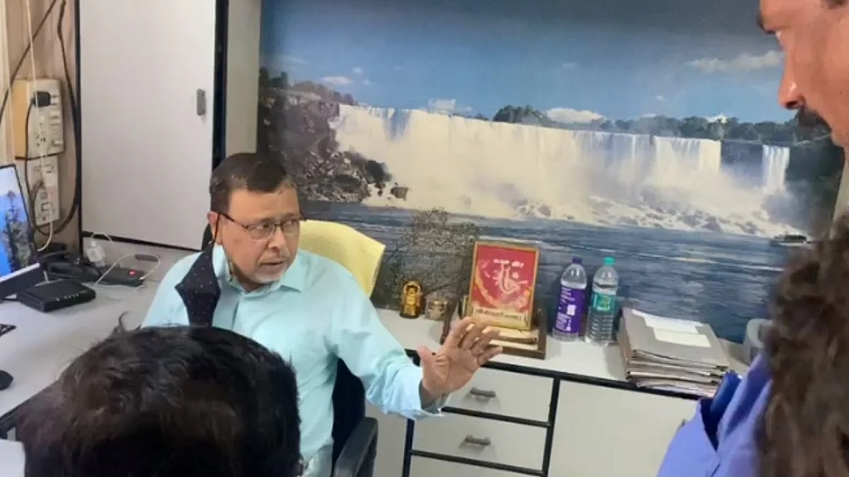 पुण्यात राष्ट्रवादीच्या कार्यकर्त्यांनी भाजप प्रवक्त्याच्या कानशिलात भडकावली
