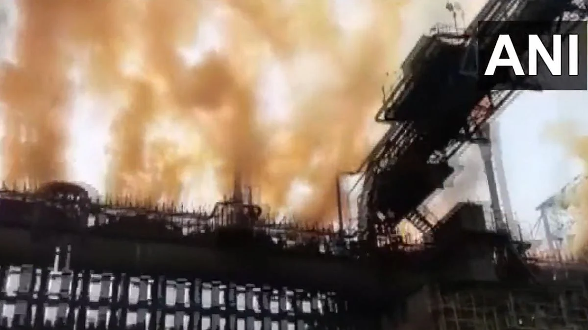 Tata Steel Factory Fire: टाटा स्टीलच्या प्रकल्पात मोठ्या स्फोटानंतर भीषण आग