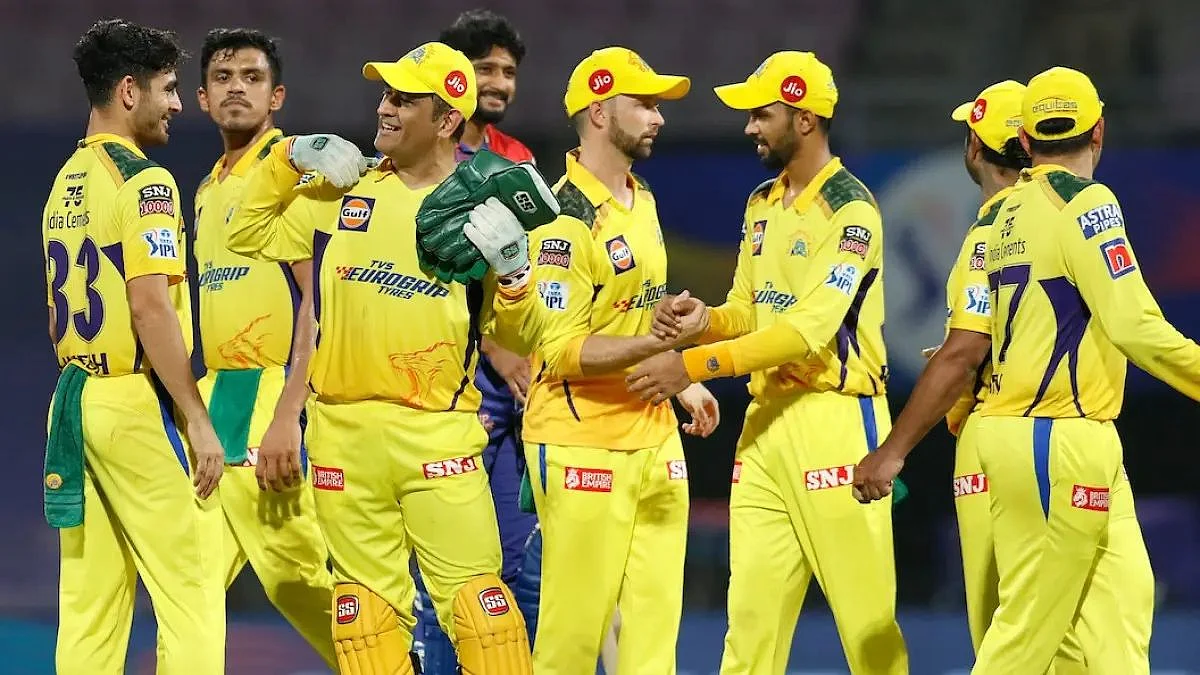 IPL: चेन्नईचे भविष्य उज्वल, सेहवागने सांगितला MS Dhoni चा उत्तराधिकारी
