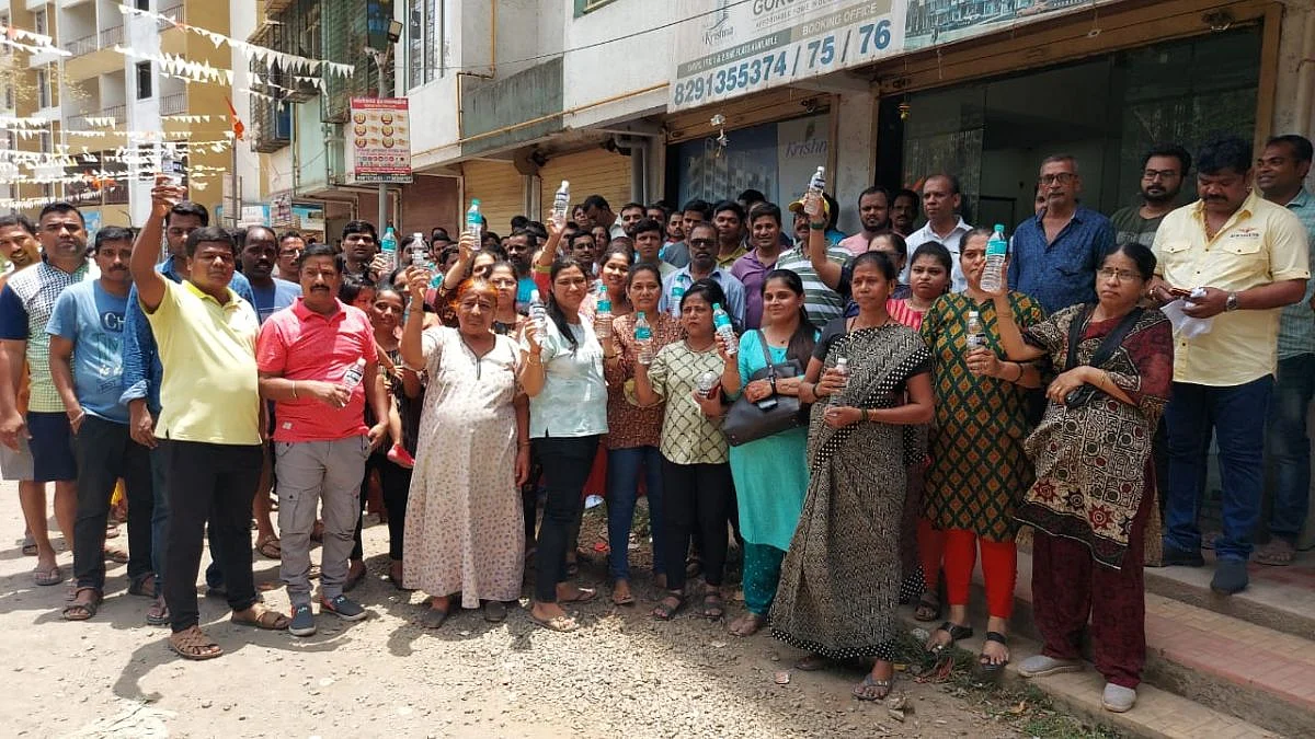 कल्याण ग्रामीण मधील पाणी प्रश्न पेटला; गावातील रहिवासी उतरले रस्त्यावर