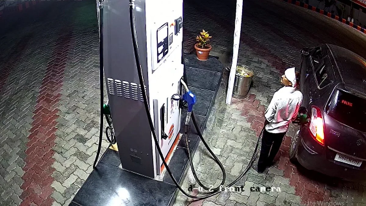 पेट्रोलची टाकी फुल करत कारचालक ठोकताहेत धूम; पंपावर घडताहेत अजब प्रकार