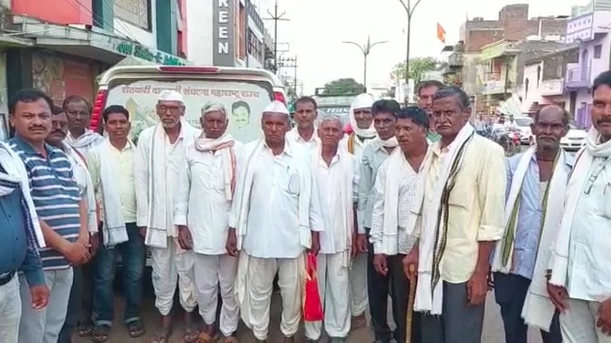 'आक्रोश भोंगे' वाजविण्यासाठी यवतमाळचे शेतकरी मुंबईला रवाना