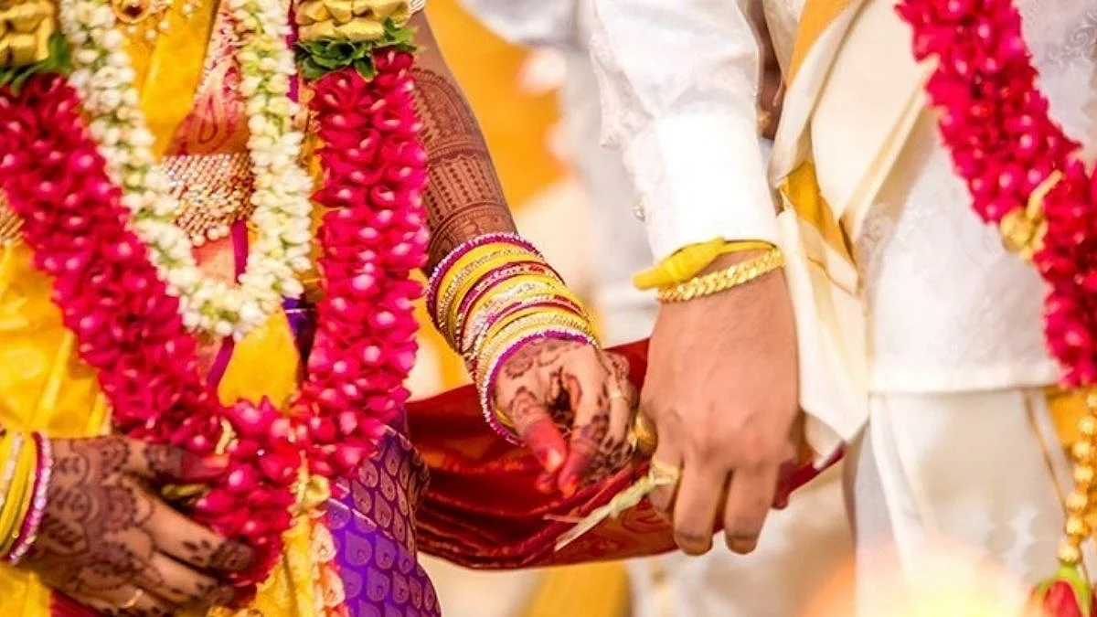 ४ वर्षे प्रेमप्रकरण आणि नंतर लग्न; पहिल्याच दिवशी नवरी म्हणाली...