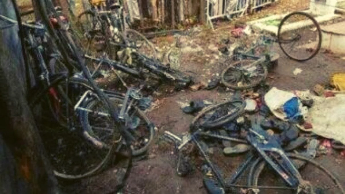 पाकिस्तानातील कराचीमध्ये बॉम्बस्फोट, 3 ठार, 13 जण जखमी