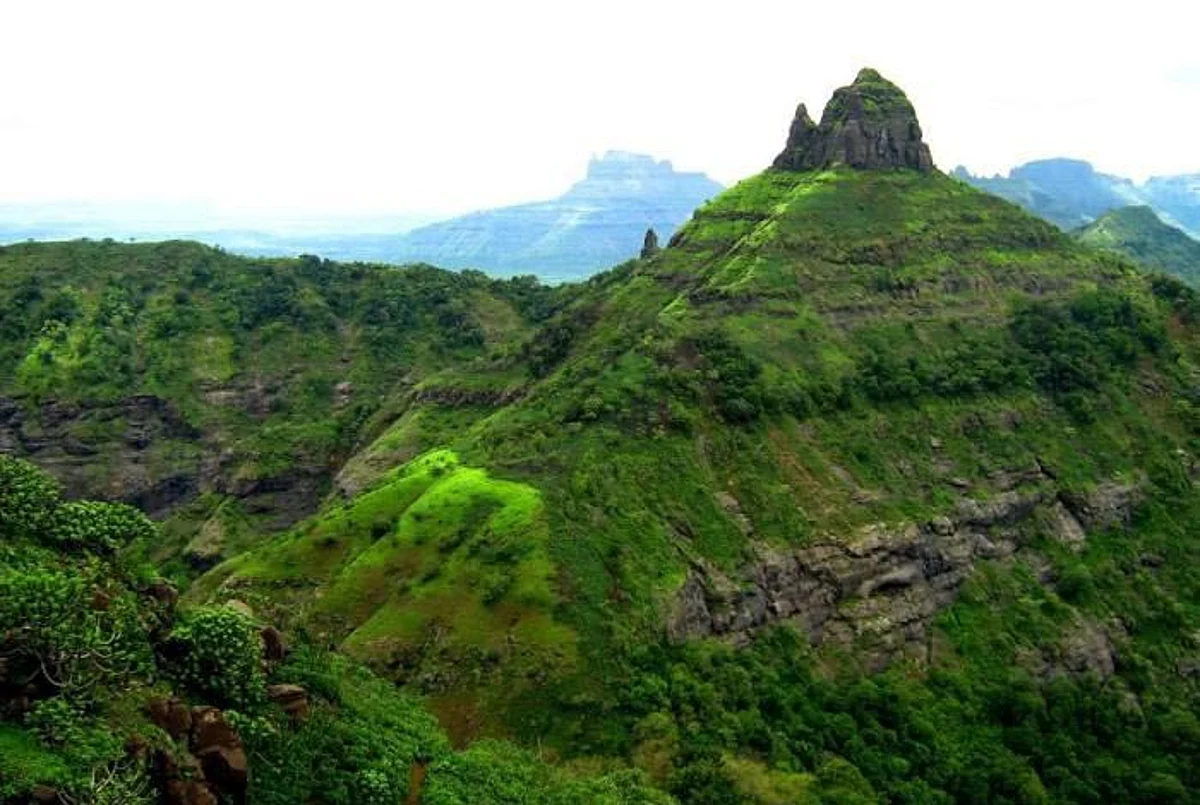 अखेर विराज सापडला; 'असा' होता बदलापूरच्या चंदेरी गडावरचा २२ तासांचा थरार