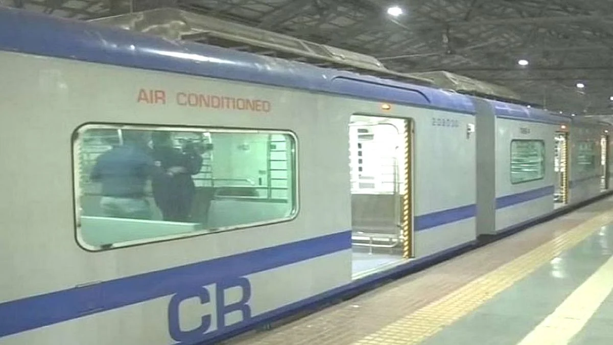 Mumbai AC Local: मुंबई AC लोकल भाडे कमी केल्यानंतर रेल्वेचा आणखी एक मोठा निर्णय