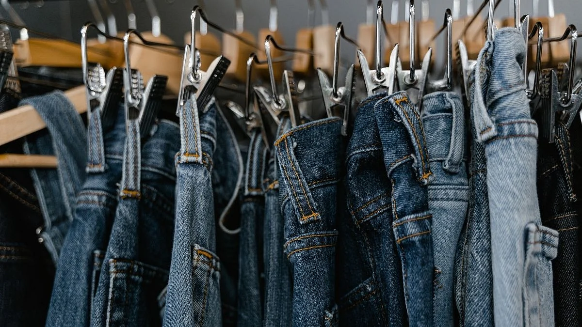 Fashion Tips : जीन्सची खरेदी करताना या टिप्स फॉलो करा