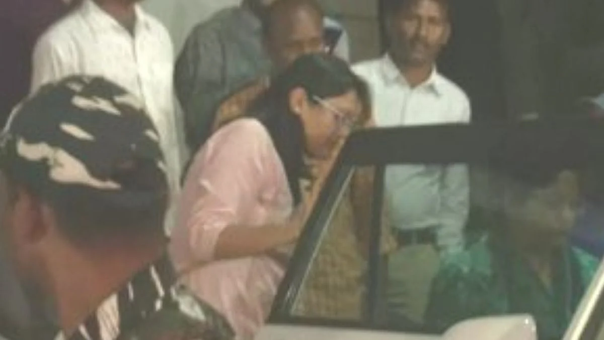 IAS Pooja Singhal Latest News in Marathi