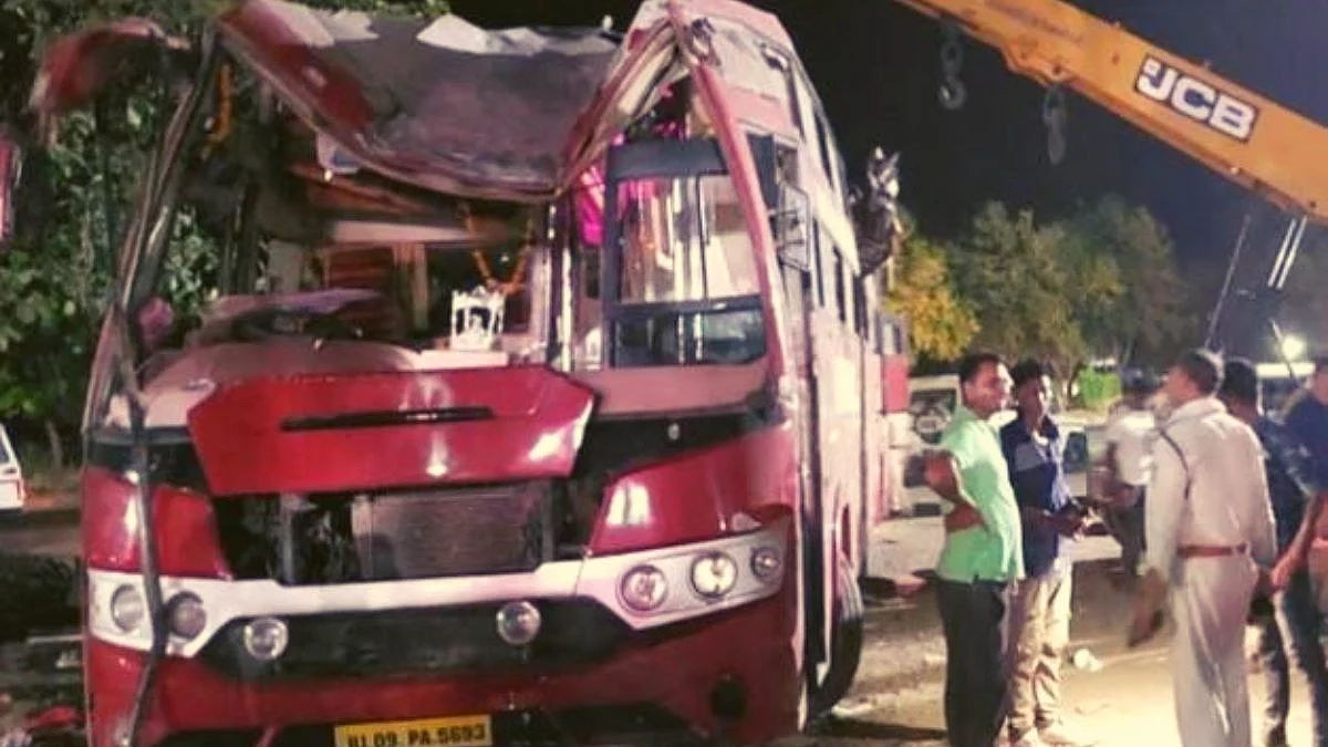 मध्य प्रदेशात बसचा भीषण अपघात; एकाचा मृत्यू, 41 जखमी