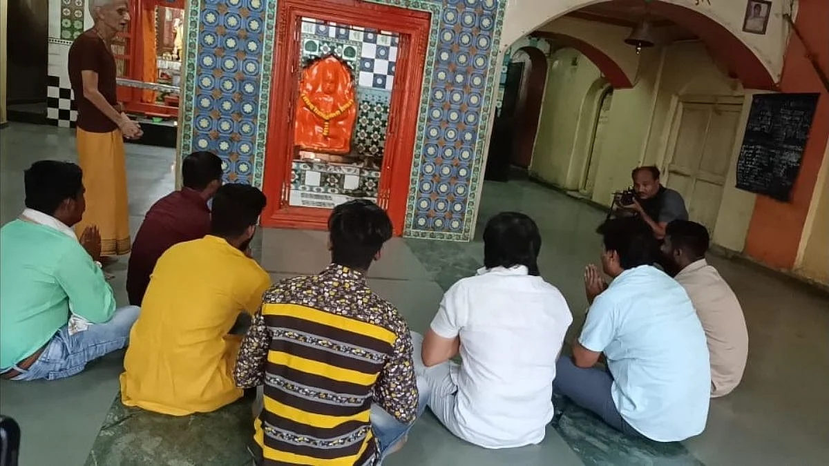 जळगावात मनसेतर्फे महाआरती करत हनुमान चालिसा पठन