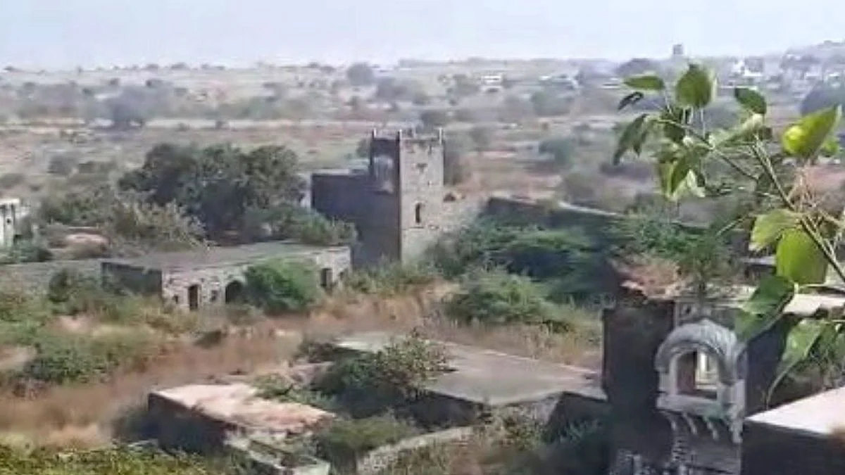 Udgir fort: उदगीरच्या किल्ल्यात बुरुजाखाली गुहेत सापडले २ ट्रक तोफगोळे, ५ भल्यामोठ्या तोफा