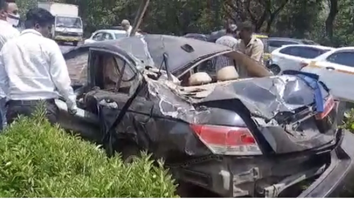 Car Accident : पाम बीच मार्गावर भीषण अपघात; दोघांचा जागीच मृत्यू तर एक जण गंभीर जखमी