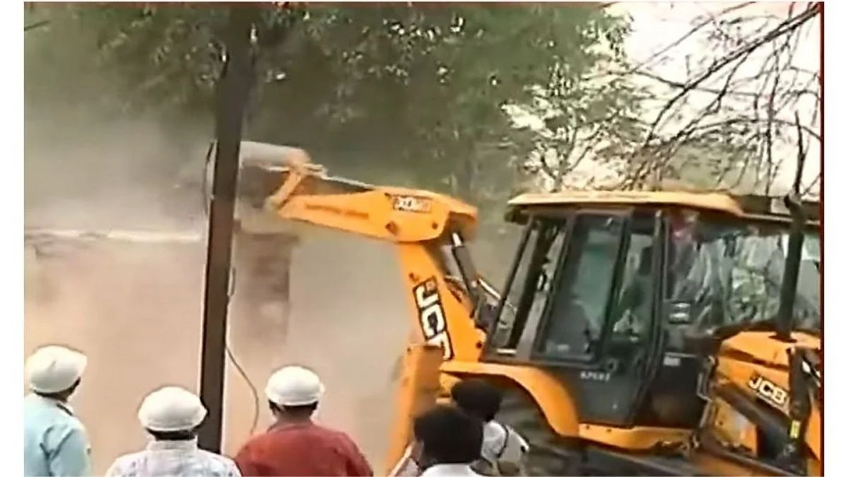 औरंगाबादेत लेबर कॉलनीवर बुलडोझर; ३३८ घरांवर कारवाई