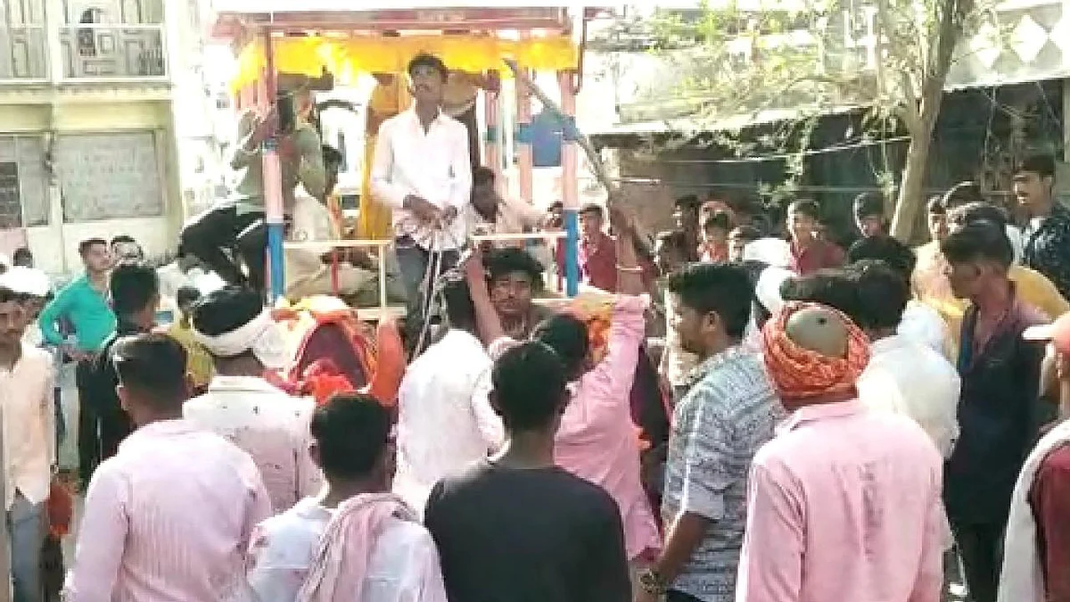 तमाशा व्यावसायिक पुन्हा अडचणीत; भोंगे बंदीचा फटका