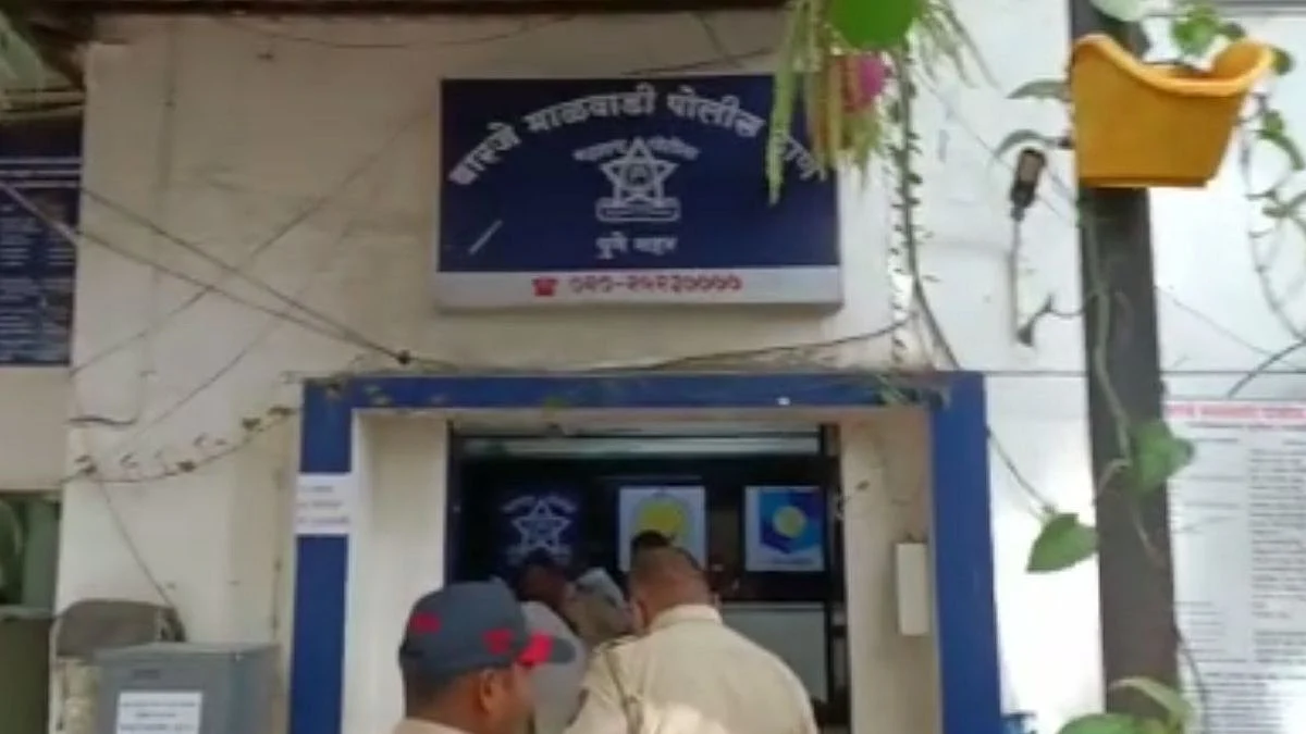 महिलेला बघून म्हणाला 'तेरी झलक शर्फी'; पुण्यातला 'पुष्पा ' भाऊ लटकला