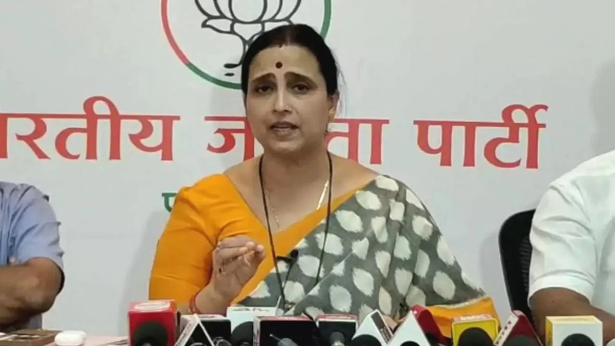 मेहबुब शेख प्रकरणात पीडितेचा नवा आरोप; चित्रा वाघ, सुरेश धसांची घेतली नावे