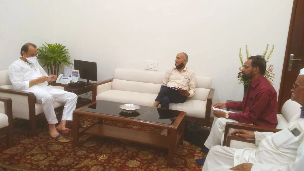 दुधाच्या FRP बाबत अजित पवारांनी दूध उत्पादकांना दिले आश्वासन, म्हणाले...