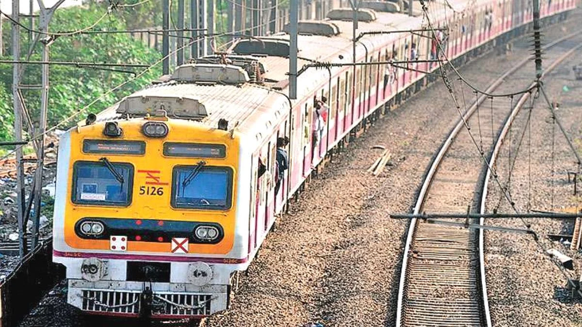 धक्कादायक! आईने गेम खेळण्यास मोबाईल दिला नाही; १६ वर्षीय मुलाने ट्रेनसमोर मारली उडी