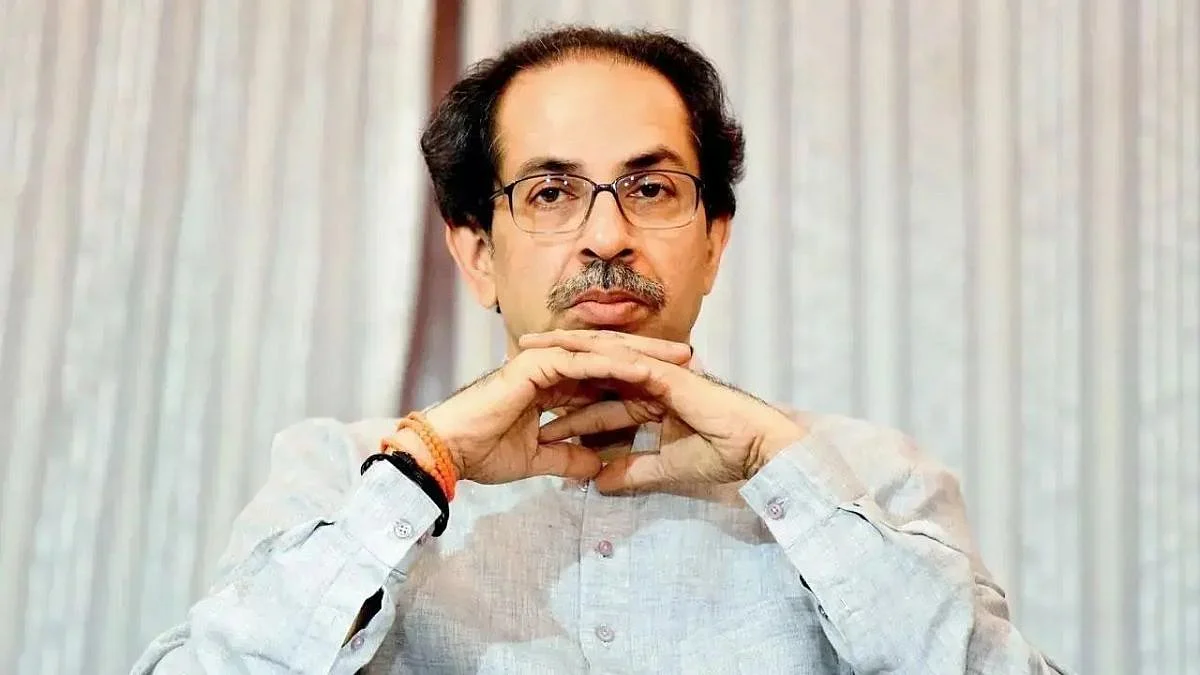 सरकार वाचवण्यासाठी शिवसेनेकडे 'हे' दोन पर्याय, उद्धव ठाकरे कोणती भूमिका घेणार?