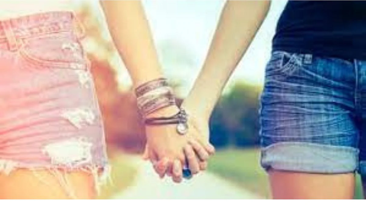 मुलीचे मैत्रीणीवरच जडले प्रेम..लिव्ह-इन रिलेशनमध्ये राहण्यासाठी गेले घरातून पळून