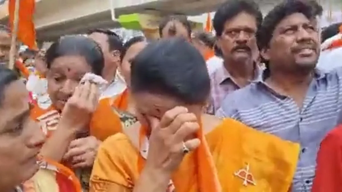 गद्दारांना कठोरात कठोर शिक्षा मिळायला हवी; औरंगाबादेत महिला शिवसैनिकांना अश्रू अनावर