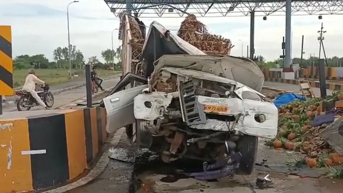 Pandharpur Accident : पंढरपूर - कराड बसला टाकळीनजीक अपघात