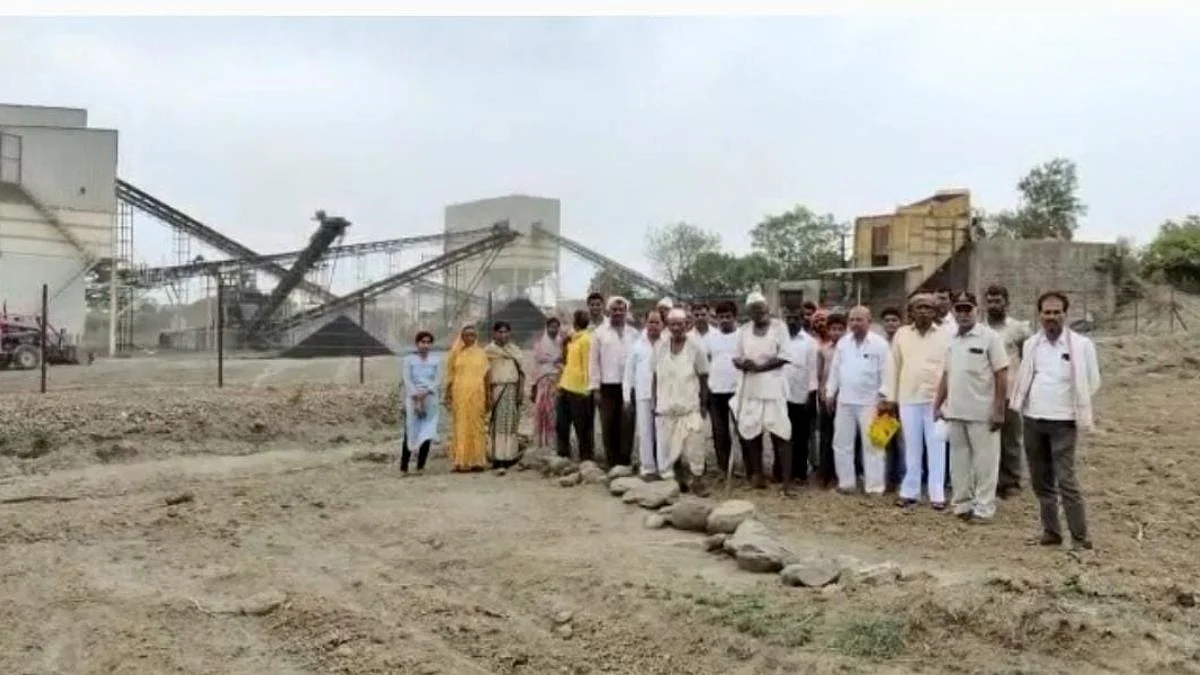 खडी केंद्राच्या धुराड्यामुळे शेती पिकांचे अतोनात नुकसान; केंद्र बंद करण्याची मागणी