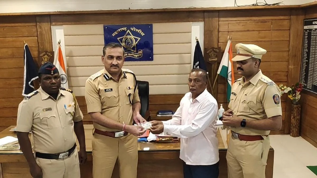 पंचवीस वर्षांपूर्वी चोरी गेलेले सोने मिळाले मूळ मालकास