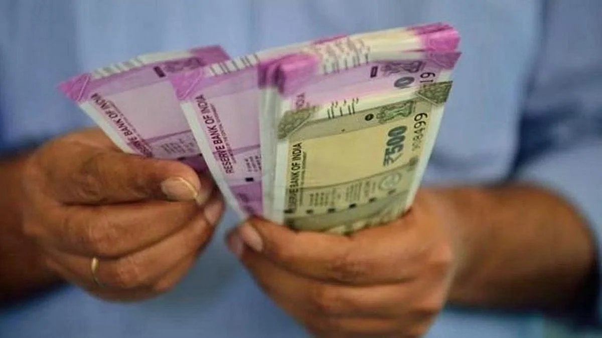 7th Pay Commission: केंद्र सरकारी कर्मचाऱ्यांचा पगार वाढणार; पुढील महिन्यात DA वाढण्याची शक्यता