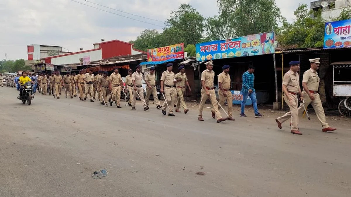 अक्कलकुव्यात तणावपूर्ण शांतता, पोलिसांचे सशस्त्र पथसंचलन