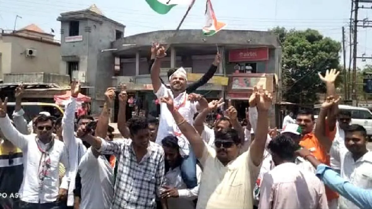 खडसेंना उमेदवारी; जळगाव, मुक्ताईनगरात समर्थकांचा जल्लोष