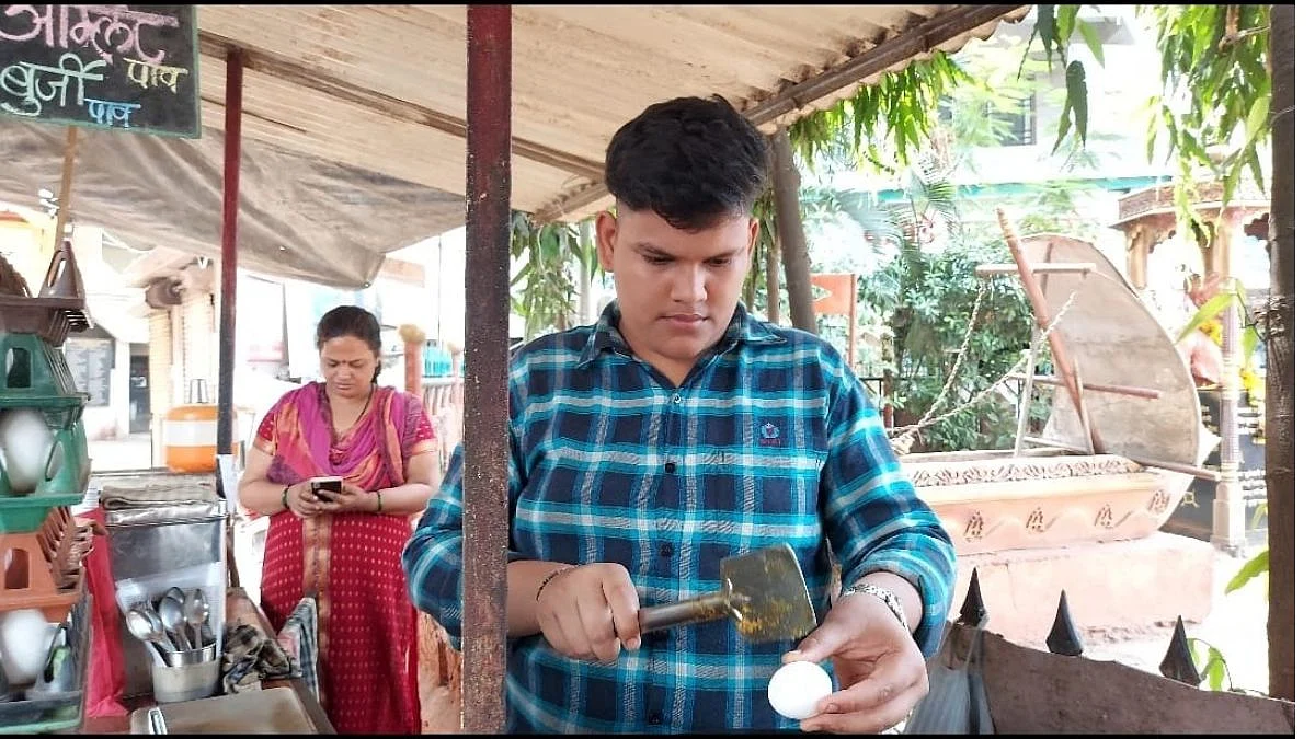 संस्काराच्या शिदोरीतील उत्तम 'गुण'दर्शन; दहावीच्या परीक्षेत ओमने मारली बाजी