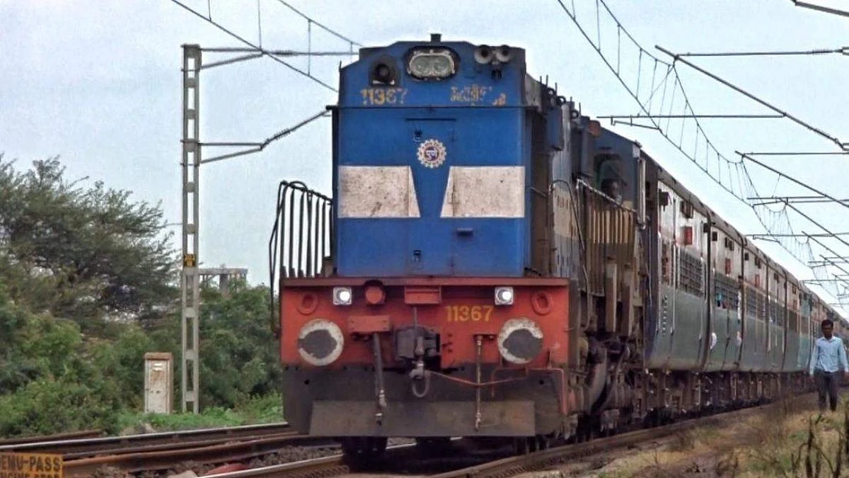 Indrayani Express , Solapur, Pune