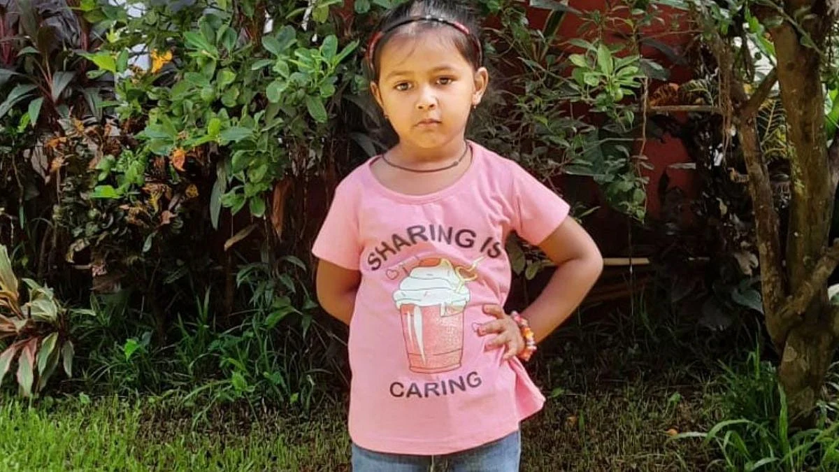 Little Girl Falls From Building in Vasai