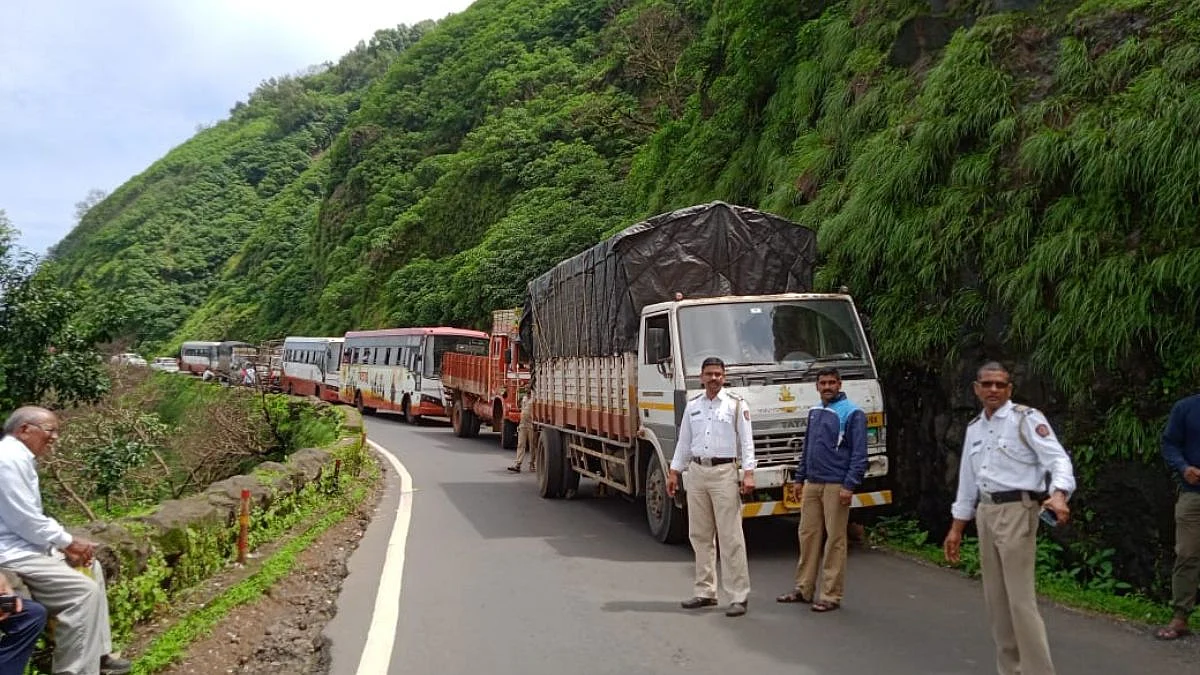 amboli ghat, accident , sindhudurg