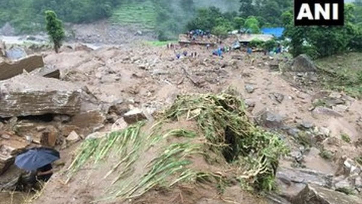 13 killed 10 missing after landslides in Nepal