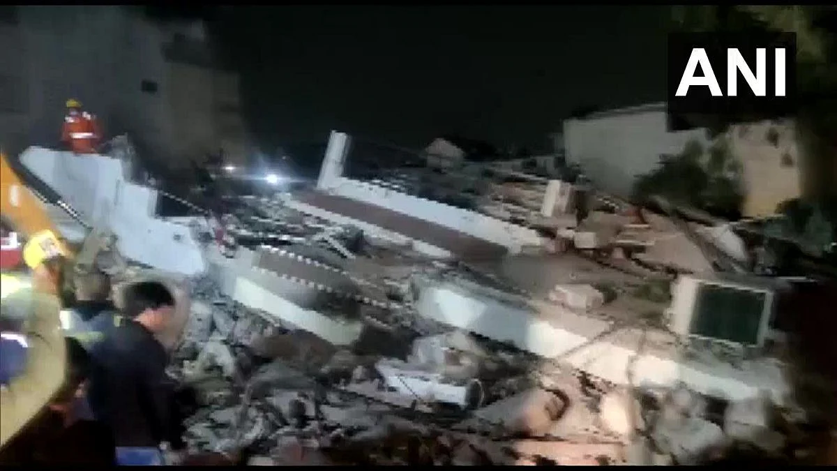 Lucknow Building Collapse News