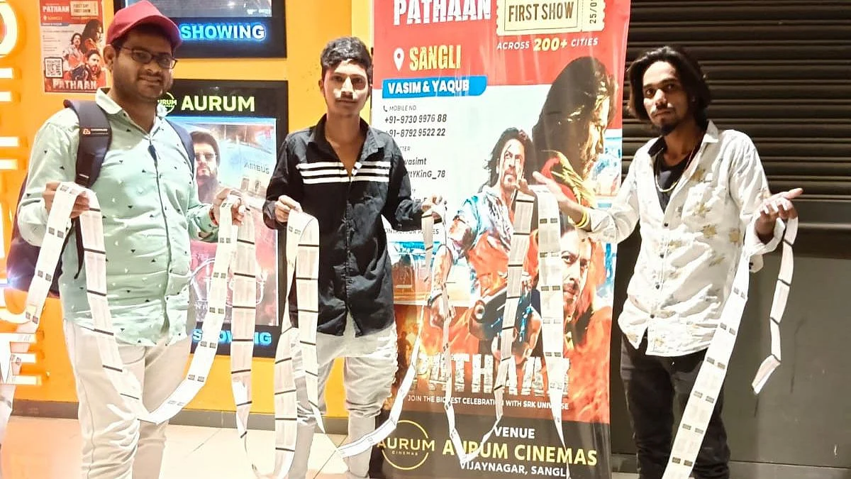 Shah Rukh Khan Fans Book A Theater To Watch Pathan