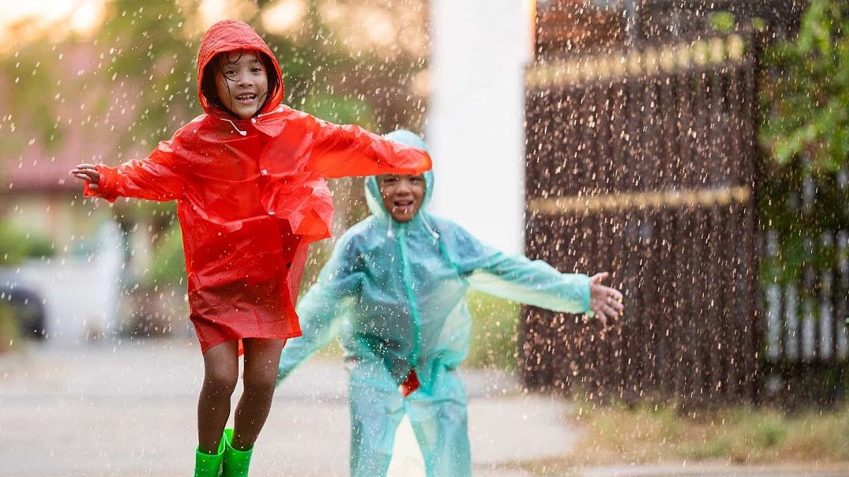 पावसाळ्यात ट्रिपचा प्लान करताय ? या गोष्टी लक्षात ठेवा, प्रवास होईल मजेशीर  | Monsoon travel trip Tips For Travelling With Kids keeps these things in  mind kkd99